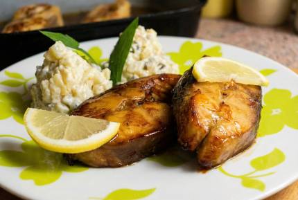 Obrázek Karpfen in Honig als Verbindung von Fischerei, Gastronomie und Imkerei