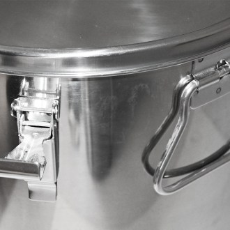 Abfüllkübel 100 kg Mellarius MaxiLine aus Edelstahl und vier Spannverschlüssen